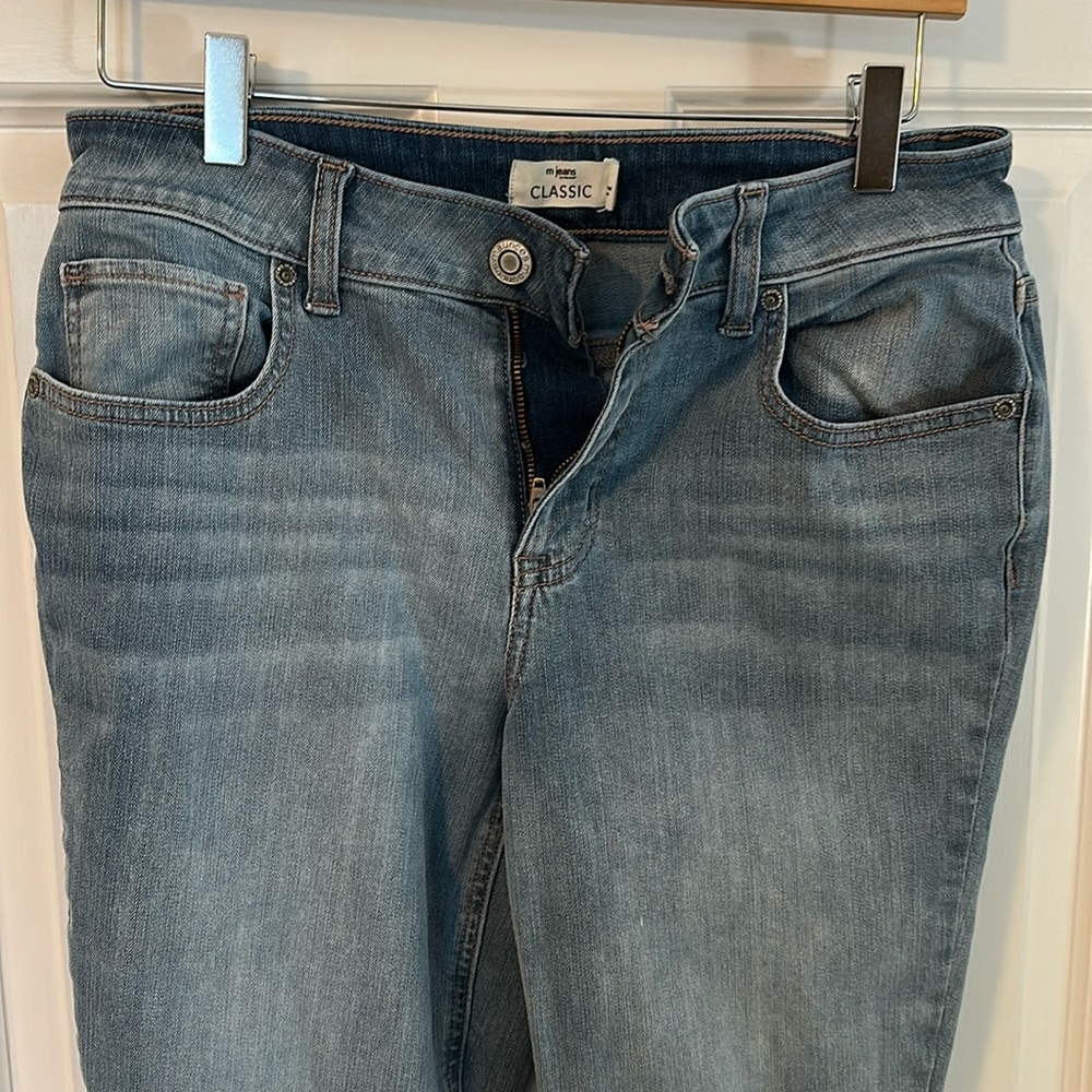 Maurice’s classic slim boot mid-rise size 6short light blue jean